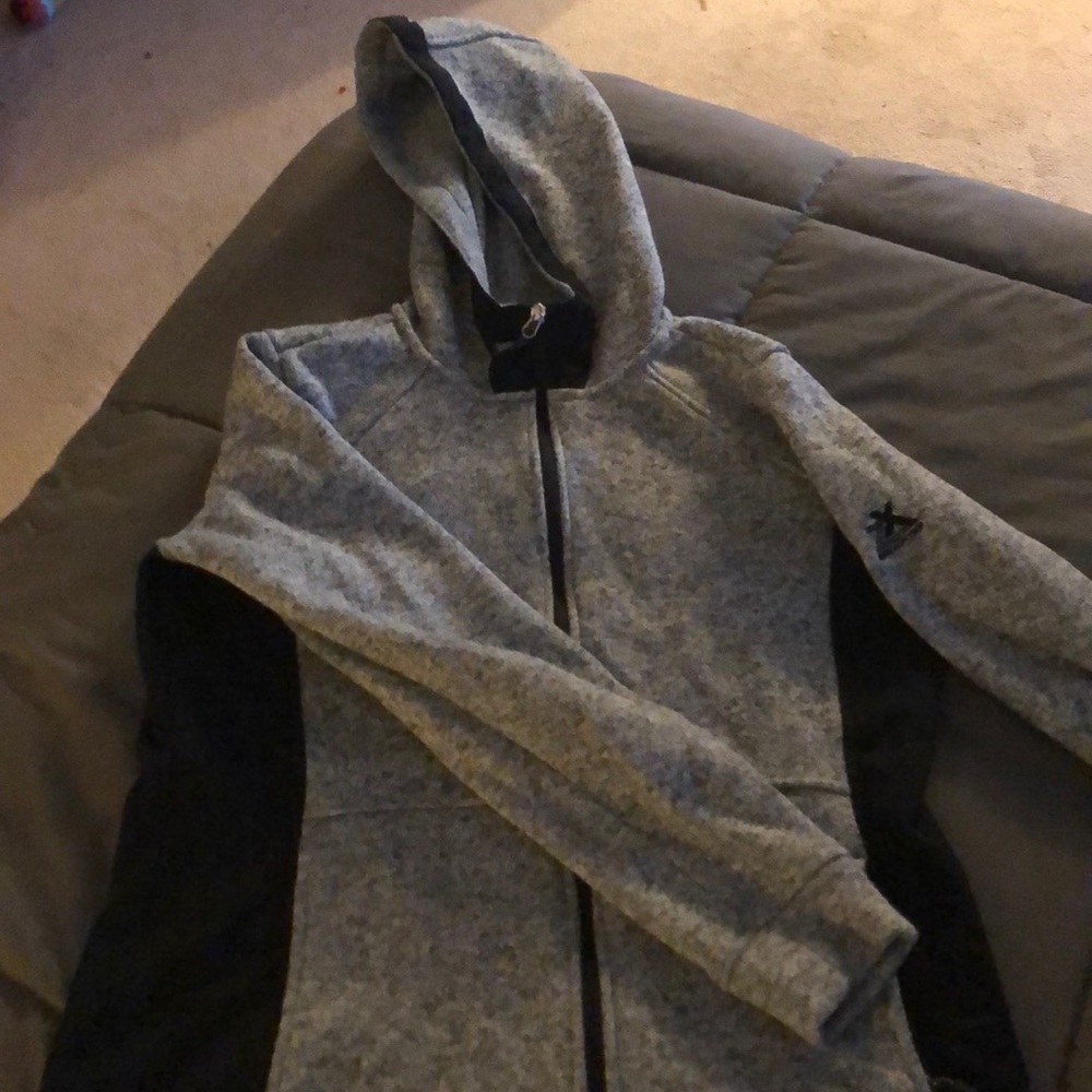 Workout sweatshirt